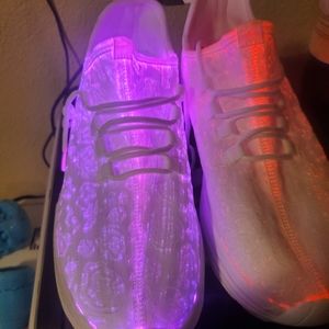 Shoes the light up at night and the size uk 40 us men 7  and us women 9.5